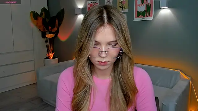 linakorvin online show from 4, 11, 2025