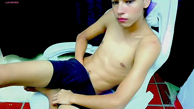 Im david02 online show from 8, 11, 2025