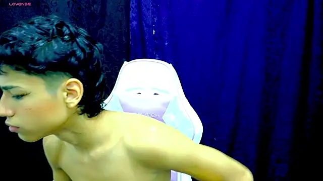 Im david02 online show from 11, 11, 2025