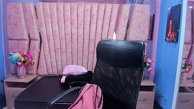 sarah sweett  online show from 11, 2, 2026