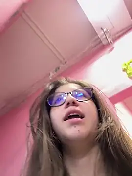 sarah sweett  online show from 23, 2, 2026