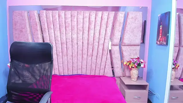 Snapshot of sarah_sweett_ chatting on 6, 10, 2025 sarah sweett online show from 6, 10, 2025