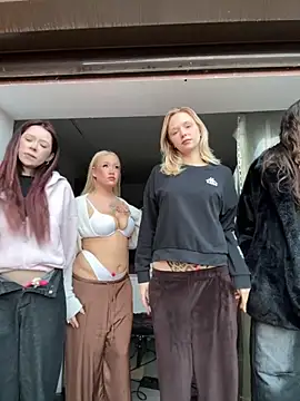 RollDolls online show from 29, 11, 2025