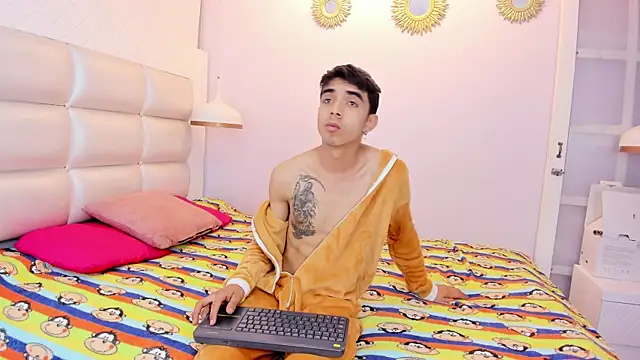 Hottie Guy online show from 10, 10, 2025