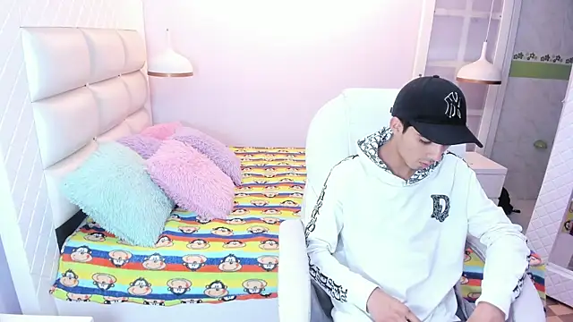 Hottie Guy online show from 25, 10, 2025