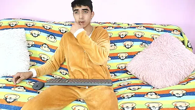 Hottie Guy online show from 9, 10, 2025