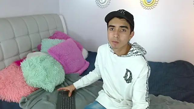 Hottie Guy online show from 22, 11, 2025