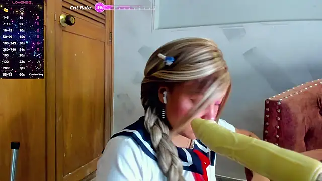 Molly Logan online show from 18, 12, 2025