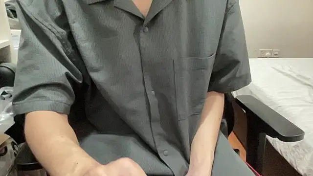 Snapshot of 16hornydog chatting on 8, 11, 2025 16hornydog online show from 8, 11, 2025