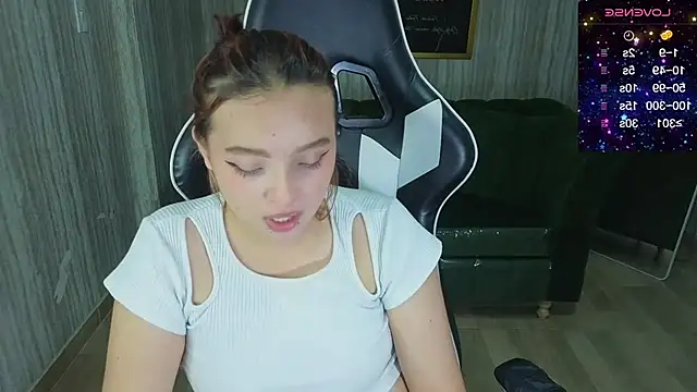 Snapshot of mia_foster_t chatting on 13, 11, 2025 mia foster t online show from 13, 11, 2025