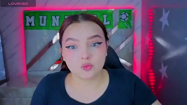 mia foster t online show from 4, 7, 2026