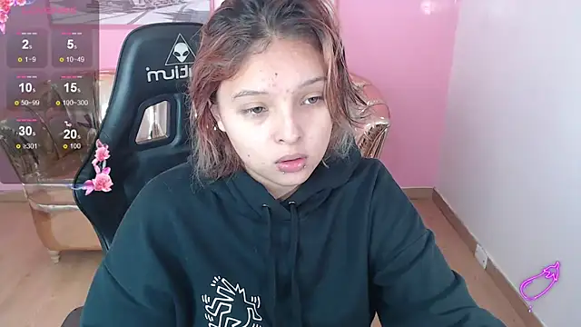 Snapshot of mia_foster_t chatting on 5, 11, 2025 mia foster t online show from 5, 11, 2025