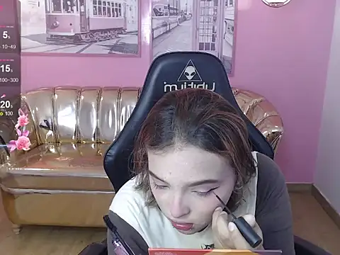 Snapshot of mia_foster_t chatting on 7, 11, 2025 mia foster t online show from 7, 11, 2025