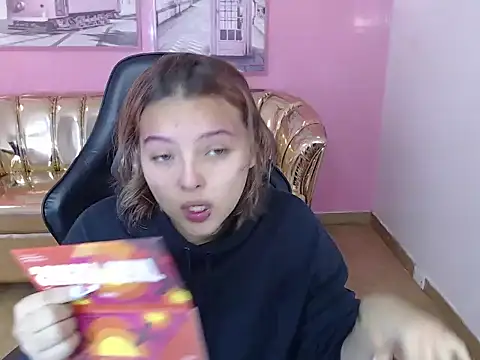 Snapshot of mia_foster_t chatting on 18, 10, 2025 mia foster t online show from 18, 10, 2025