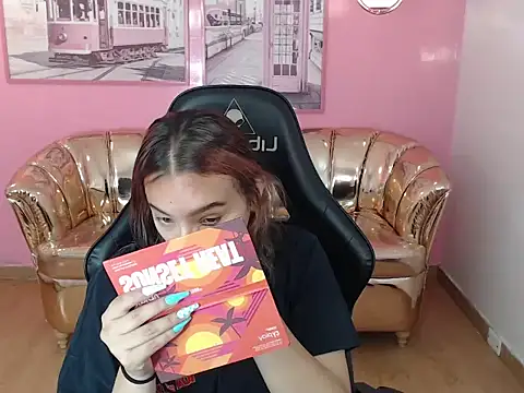 Snapshot of mia_foster_t chatting on 12, 10, 2025 mia foster t online show from 12, 10, 2025