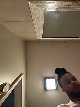 familia0210 online show from 5, 11, 2025