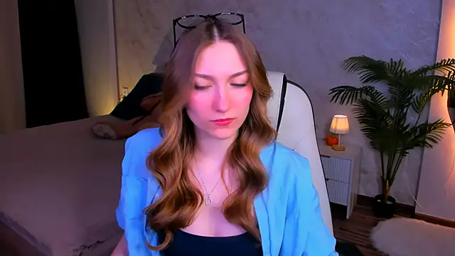 AngelAnabelle online show from 16, 12, 2025