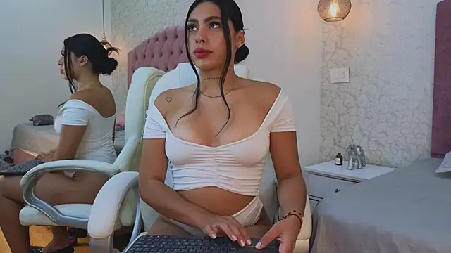 Vanessa Rain  online show from 24, 10, 2025