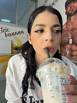 ArieliciousXXX online show from 14, 7, 2026