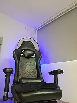 johnjaguar1  online show from 10, 6, 2026