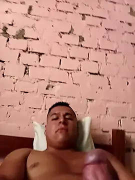 Alex321Flores online show from 5, 4, 2026