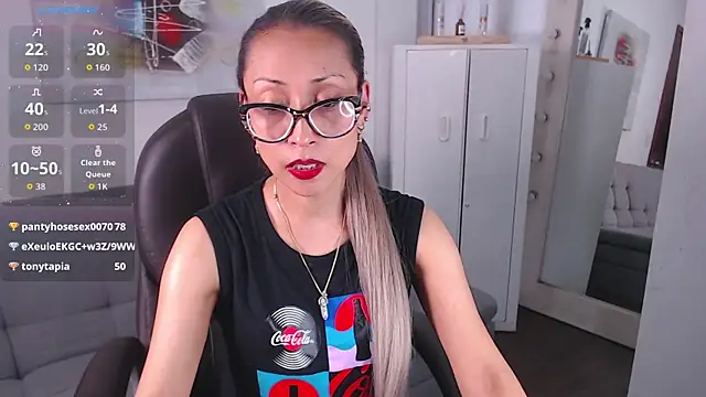 alexia james  online show from 17, 4, 2026