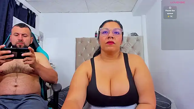 Snapshot of milo_mila01 chatting on 19, 11, 2025 milo mila01 online show from 19, 11, 2025