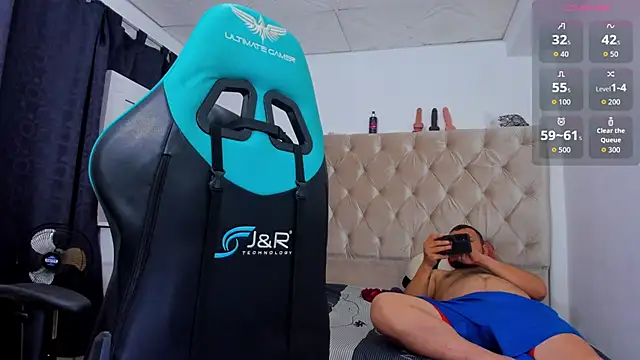 Snapshot of milo_mila01 chatting on 7, 11, 2025 milo mila01 online show from 7, 11, 2025