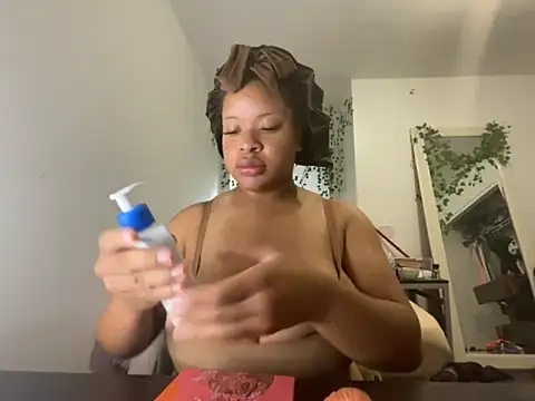 Princessivy56 online show from 16, 10, 2025