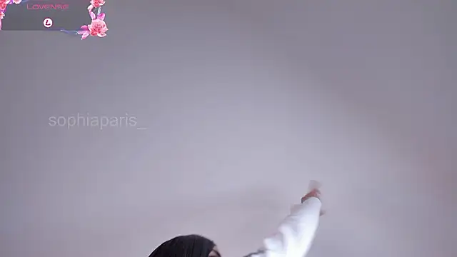 Snapshot of Sophiaparis_ chatting on 16, 1, 2026 Sophiaparis online show from 16, 1, 2026