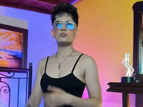 Zulyhenao online show from 5, 10, 2025