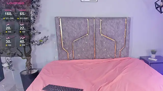 Nahomycarterr online show from 2, 10, 2025