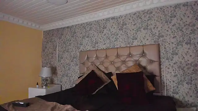 Clohe Bell online show from 20, 12, 2025