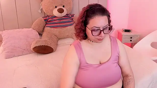 Snapshot of sam_von_tess chatting on 25, 10, 2025 sam von tess online show from 25, 10, 2025