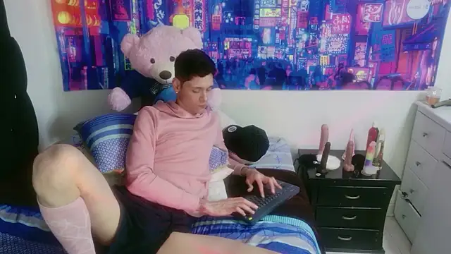 Tyler cat online show from 20, 12, 2025