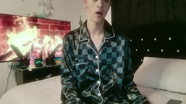 Tyler cat online show from 26, 10, 2025