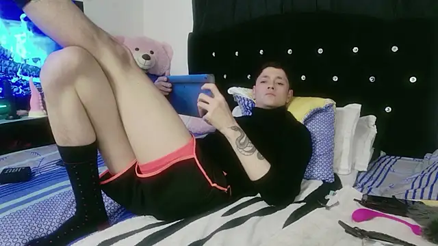 Tyler cat online show from 8, 10, 2025