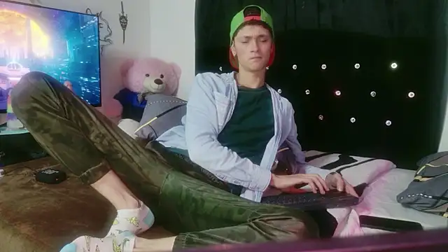 Tyler cat online show from 1, 12, 2025