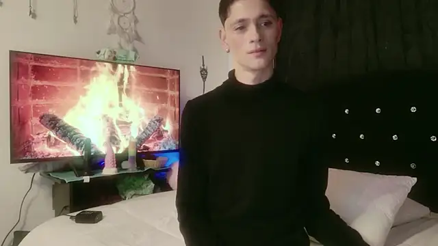 Tyler cat online show from 2, 11, 2025