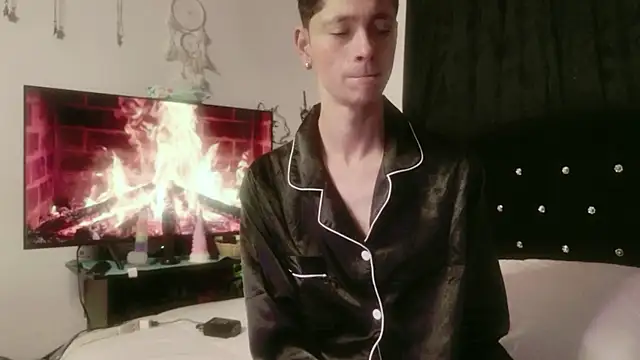 Tyler cat online show from 7, 11, 2025