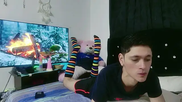 Tyler cat online show from 7, 10, 2025