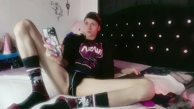 Tyler cat online show from 27, 3, 2026