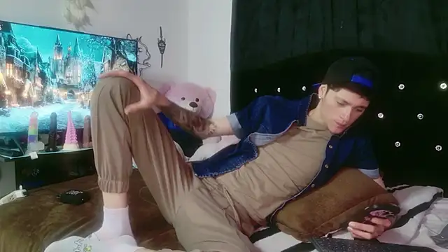 Tyler cat online show from 4, 12, 2025