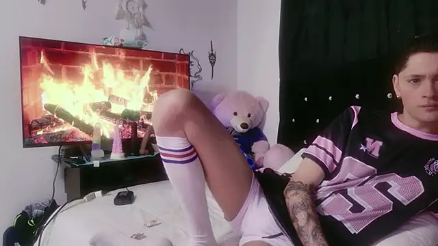 Tyler cat online show from 10, 11, 2025