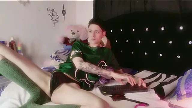 Tyler cat online show from 7, 4, 2026