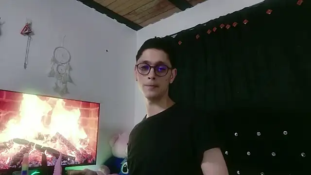 Tyler cat online show from 17, 10, 2025