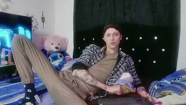 Tyler cat online show from 16, 12, 2025