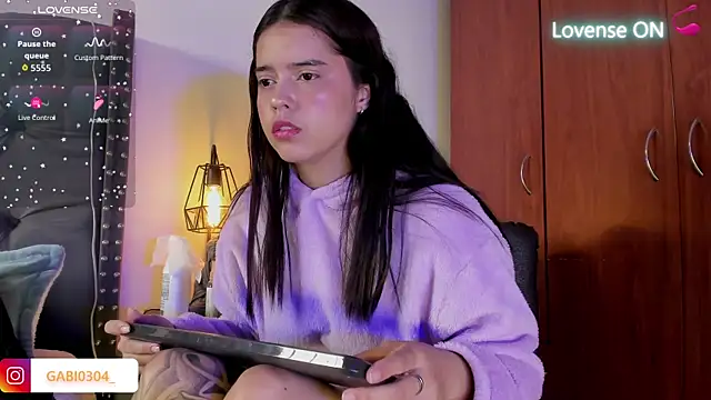 gabriiieela  online show from 23, 10, 2025