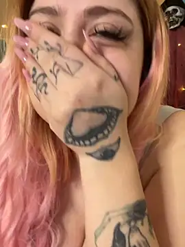 KellyMoors online show from 7, 11, 2025