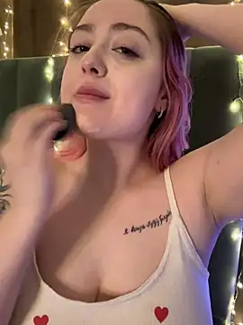 KellyMoors online show from 5, 2, 2026